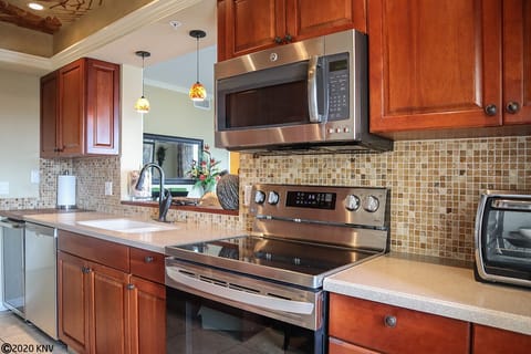 The owner spared no expense to outfit the kitchen with all new stainless steel appliances