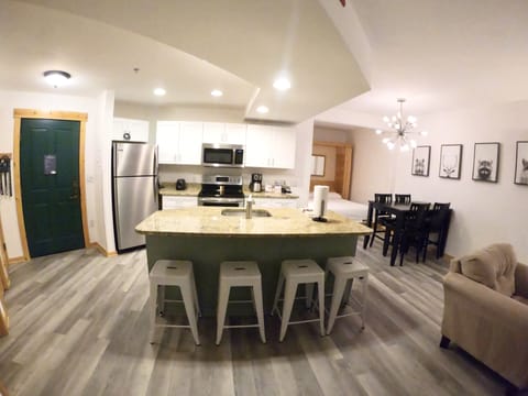 Kitchen complete with dinner/glass/cookware