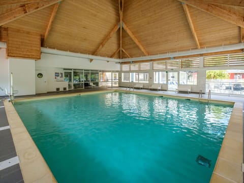 Swimming Pool, Leisure Centre, Leisure, Property, Building, Real Estate, Architecture, Resort, Recreation