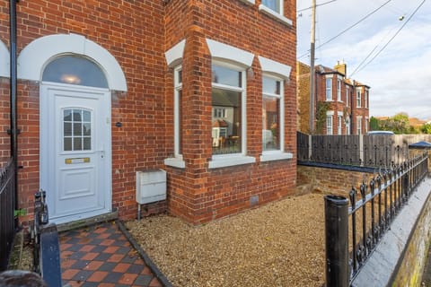 Front garden and entrance