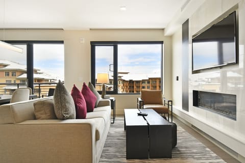 Living Room, Room, Indoors, Furniture, Couch