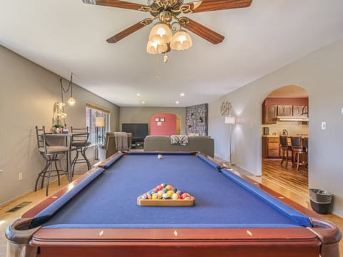 Pool Table in Spacious Game/Living Room