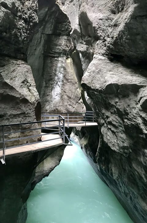 Rock, Geological Phenomenon, Bedrock, Stream, Glacial Landform, Outcrop