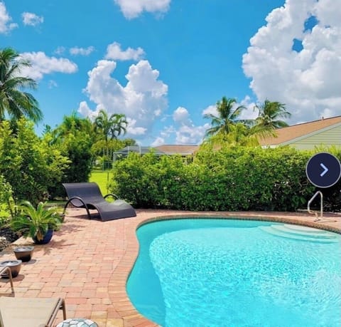 Welcome to resort style PARADISE!