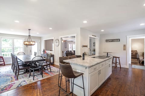 Total seating for 15