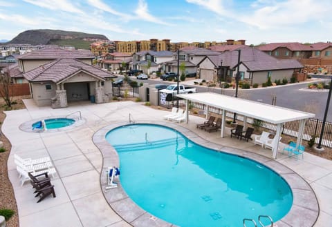 Ladera Community Pool and Hot Tub