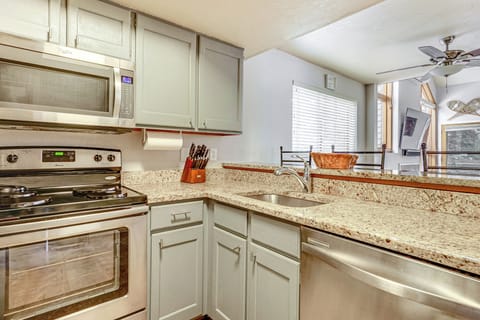 Kitchen | Drip Coffee Maker | Complimentary Spices