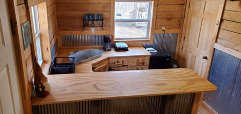 Cabin 5 kitchen