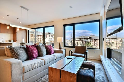 Furniture, Couch, Room, Living Room, Indoors