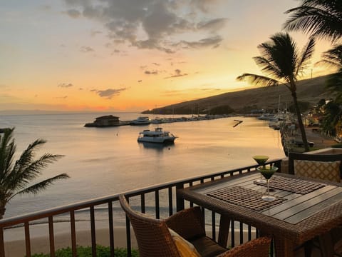 Lanai facing Ma'alaea Harbor