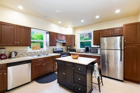 This is a wonderful place to cook with your family and friends.