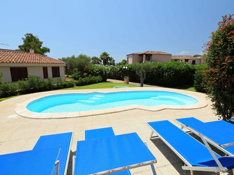 Swimming Pool, Property, Real Estate, Residential Area, Garden, Home, Azure, Aqua, House, Shade