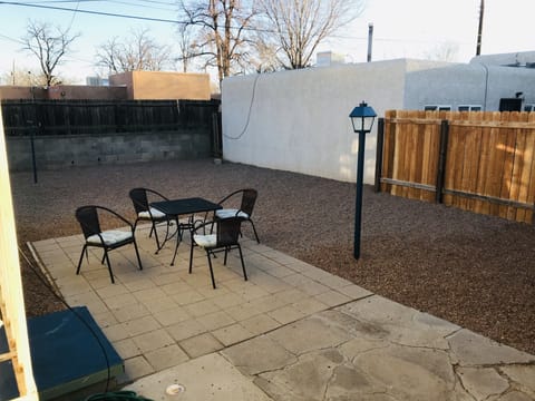 Huge Private enclosed Backyard 650 sq ft