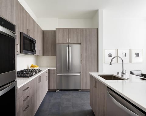 rsz_two_bedroom_townhome_premium_kitchen