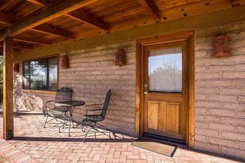 Studio De Sonora Patio and Entrance