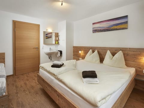 Apartment Selbhorn (4 bedrooms) - Bauernhof Rohrmoos Farm Stay in Salzburgerland