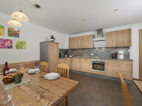 Apartment Selbhorn (4 bedrooms) - Bauernhof Rohrmoos Farm Stay in Salzburgerland