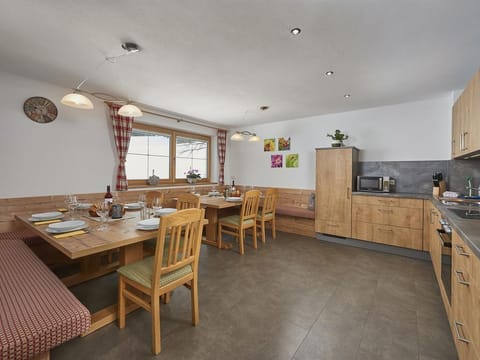 Apartment Selbhorn (4 bedrooms) - Bauernhof Rohrmoos Farm Stay in Salzburgerland