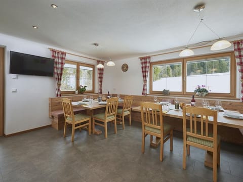 Apartment Selbhorn (4 bedrooms) - Bauernhof Rohrmoos Farm Stay in Salzburgerland