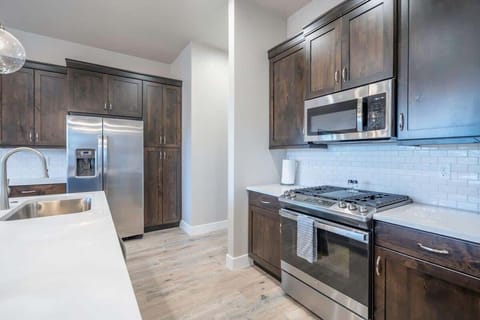 Ample meal prep space for enjoying meals