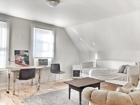 living area with day bed