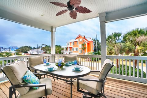 Main floor outdoor table for relaxing and enjoying the salt air