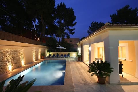 Villa Medina, Cala Sant Vicenç (1)
