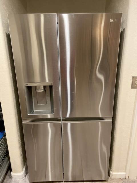 Super capacity refrigerator 30 ft.³ of storage with two ice makers