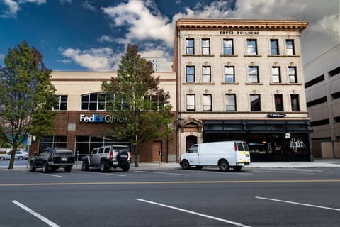 Riverfront Park Travel Apartments Building Exterior