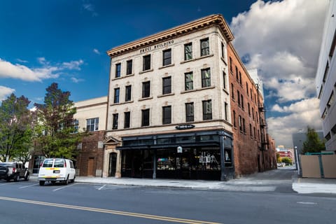Riverfront Park Travel Apartments Building Exterior