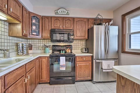 Fully Equipped Kitchen | Toaster | Hot Water Pot