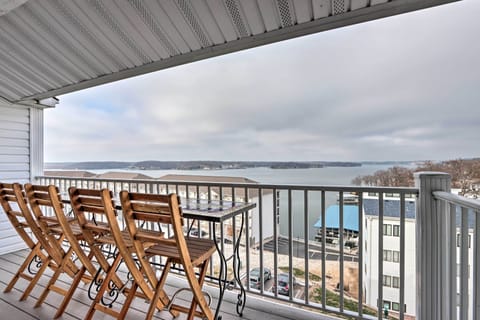 Osage Beach Vacation Rental | 2-Story Condo | 3BR | 2BA | 1,250 Sq Ft