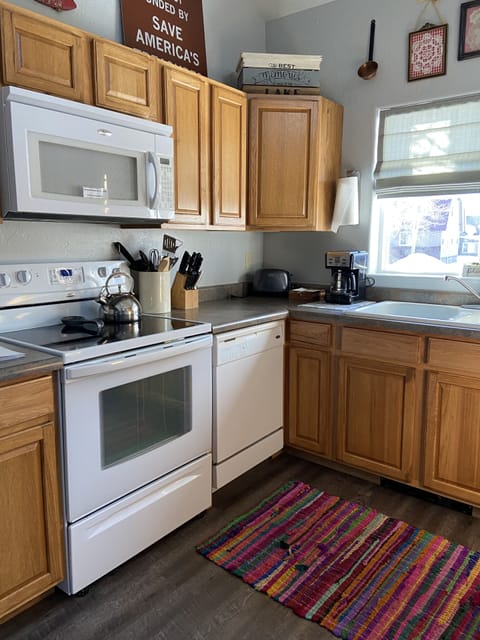 Fully equipped kitchen
