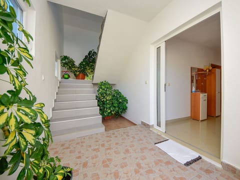 Stairs, Floor, Property, Flooring, Interior Design, Wall, Real Estate, House, Wood Stain