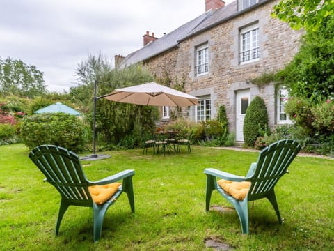 Plant, Building, Property, Sky, Furniture, Window, Green, Outdoor Furniture, House, Natural Landscape