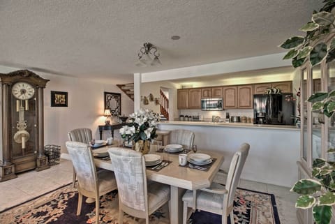 Formal Dining Table | Seats 6