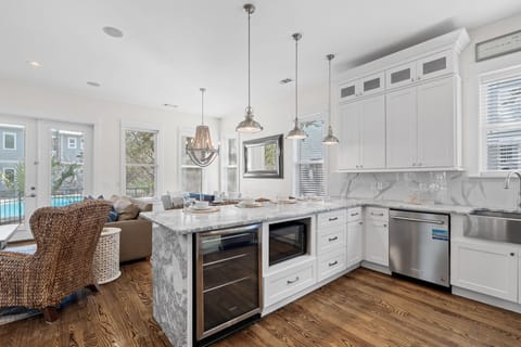 Kitchen - Fitted with a Wine Cooler