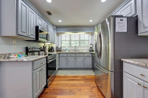 Newly Renovated Kitchen