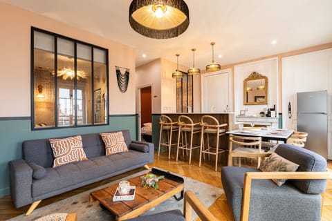 Living Room / Lounge