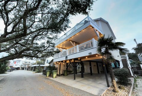 Derby Shores, nestled in on Seahorse Lane, is a cozy vacation spot.