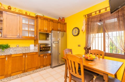 Enjoy the cuisine of this Finca in Alhaurín de la Torre