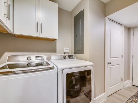 Laundry Room at 21 Canvasback