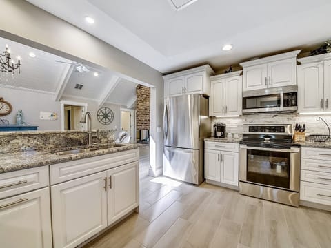 Kitchen with Stainless Steel Appliances at 21 Canvasback