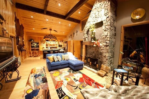 Living Room (1)