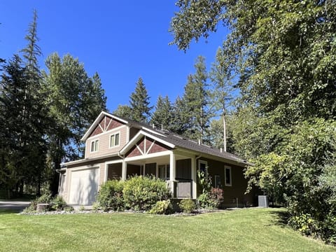 Corner side view of the Duplex