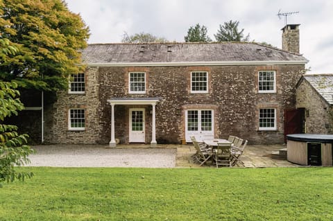 The Barton Lawn