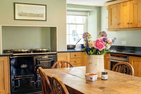 What is a Farmhouse without an Aga?!