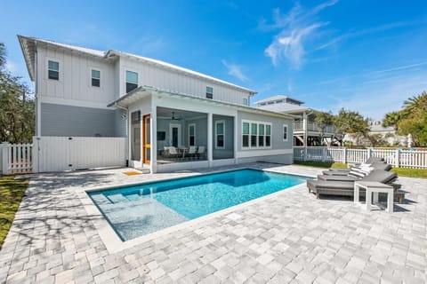 Private Pool w/ 8 Lounge Chairs
