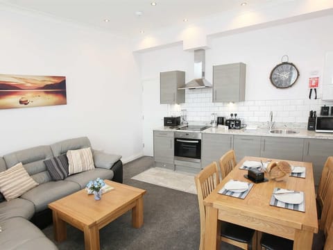 apartment 5, open plan kitchen diner