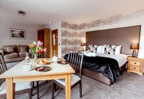 Thistle - Studio Apartment